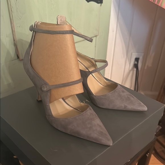 Chic Gray Suede Heels - Picture 1 of 7